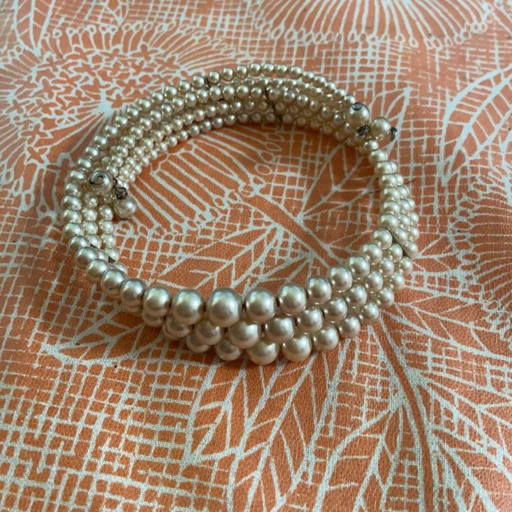 Pearl memory wire choker necklace vintage